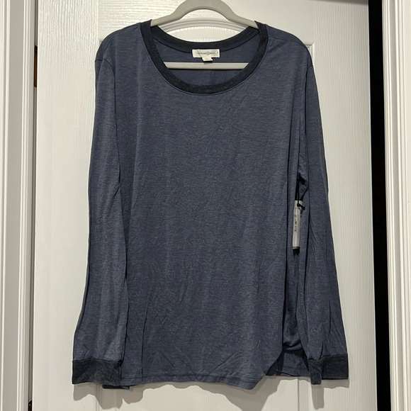Blue long sleeve shirt - Picture 1 of 5